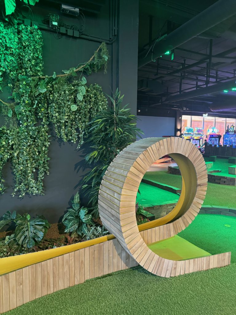 VaniVanity_Minigolf SCS