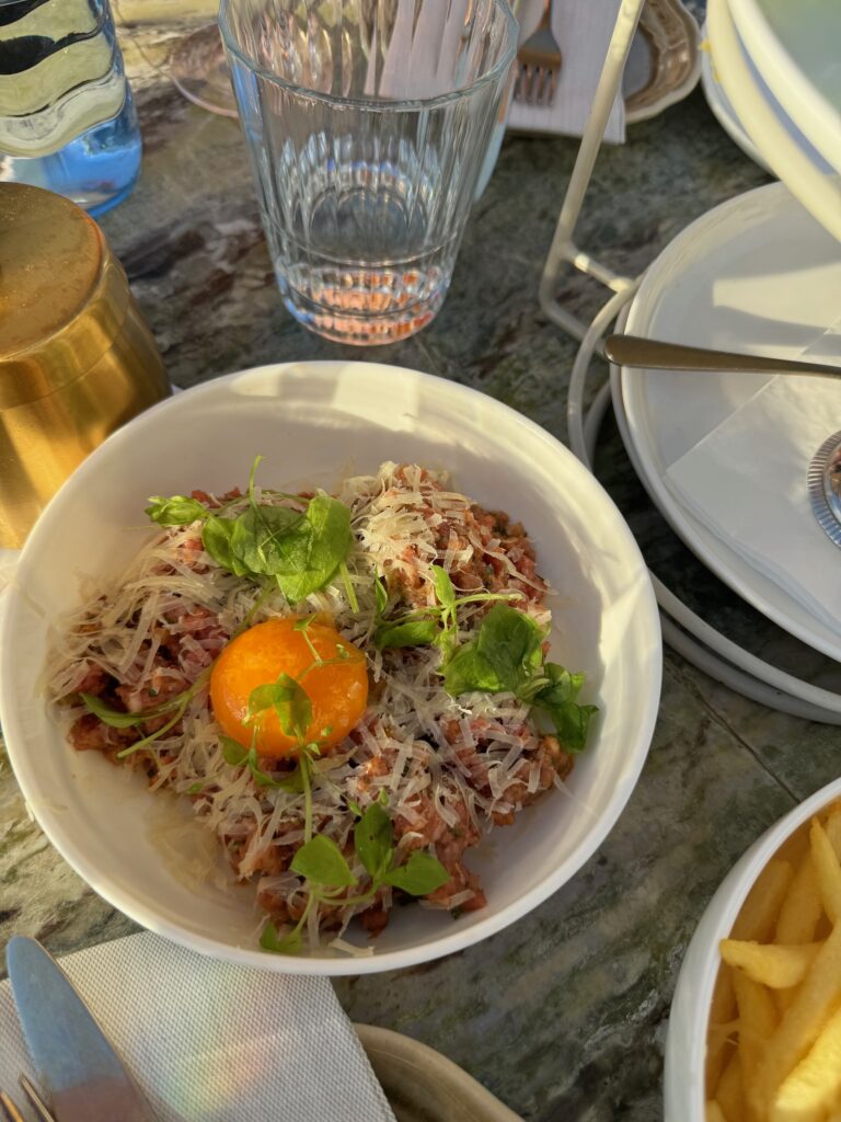 VaniVanity_Chez Bernard Bar