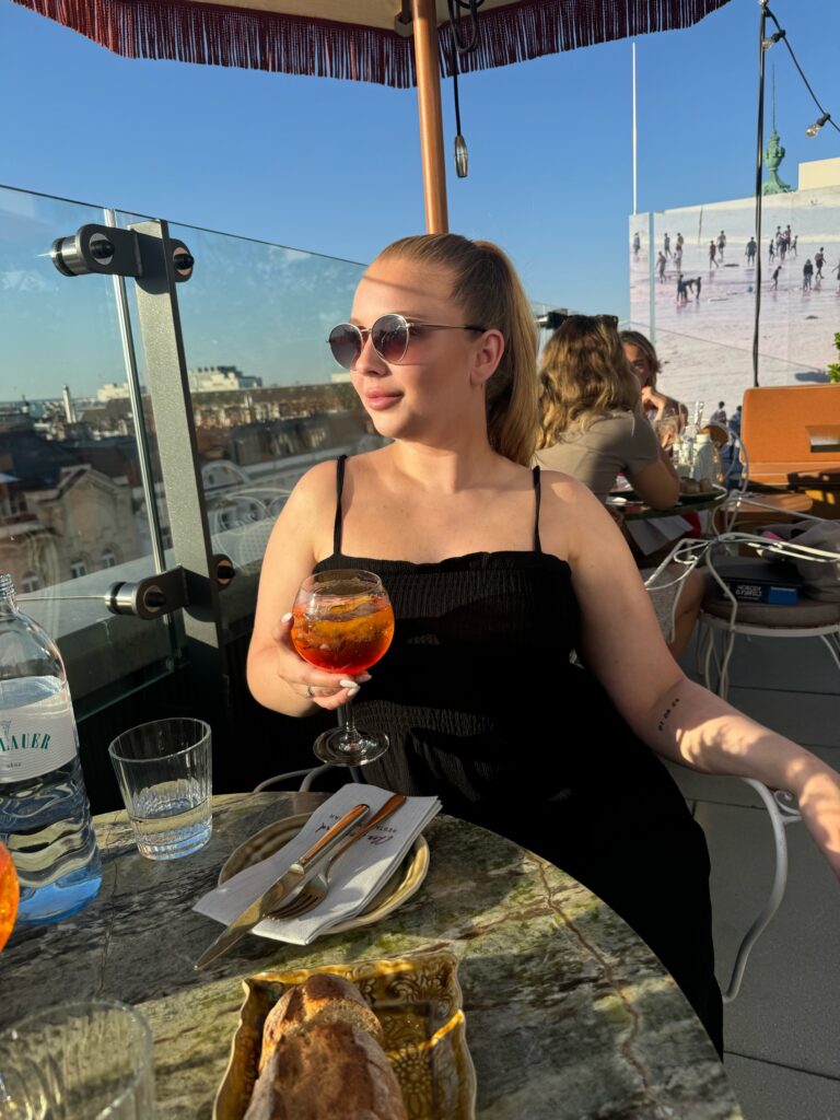 VaniVanity_Chez Bernard Bar