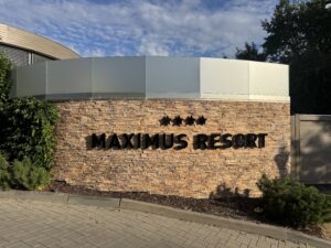 VaniVanity_Maximus Resort