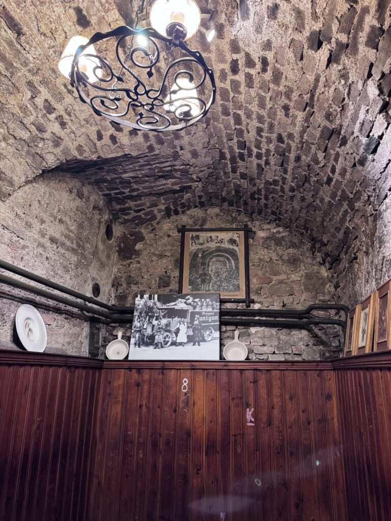 VaniVanity_Esterhazykeller