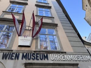 VaniVanity_Clock Museum