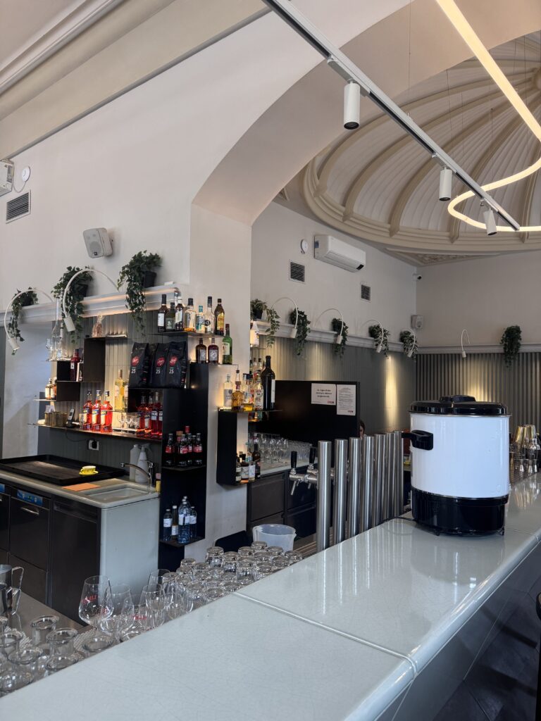 VaniVanity_Cafe Bellaria