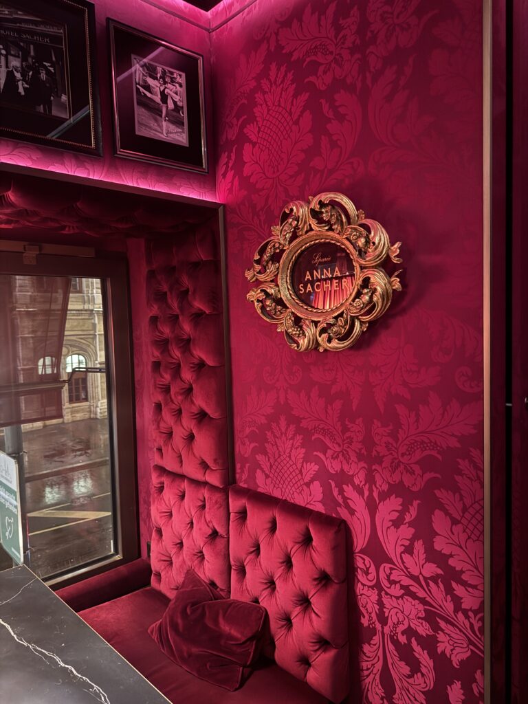 VaniVanity_Cafe Bel Etage