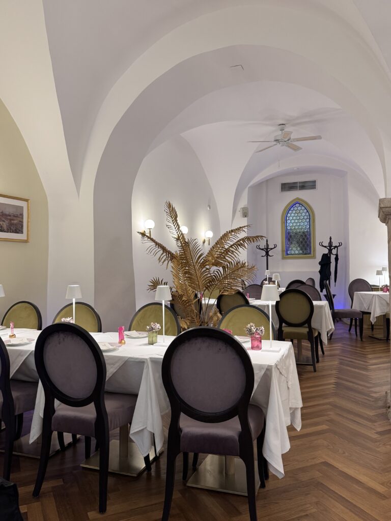 VaniVanity_Haas & Haas Teasalon