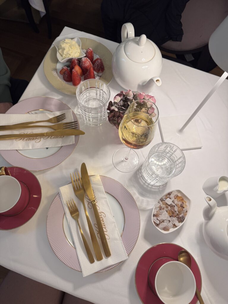 VaniVanity_Haas & Haas Teasalon