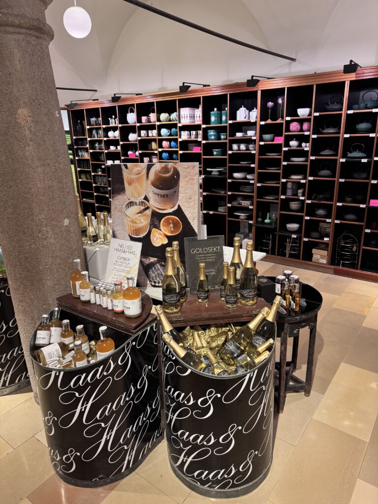 VaniVanity_Haas & Haas Teasalon