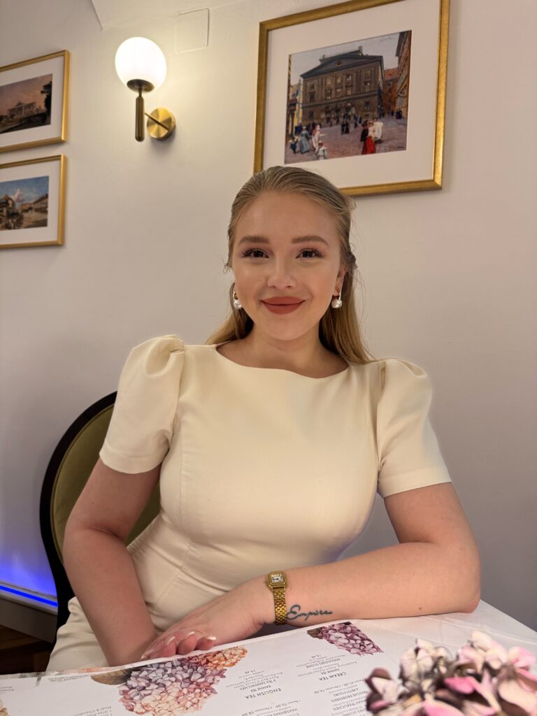 VaniVanity_Haas & Haas Teasalon