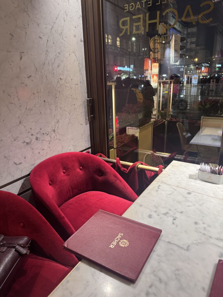 VaniVanity_Cafe Bel Etage