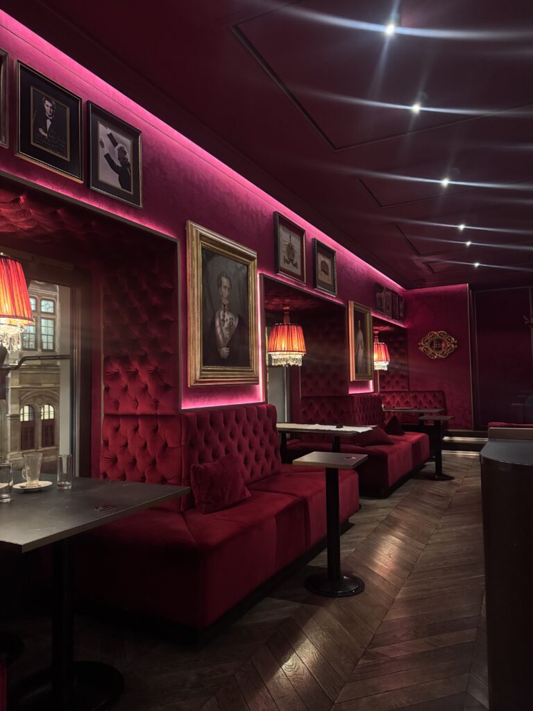 VaniVanity_Cafe Bel Etage