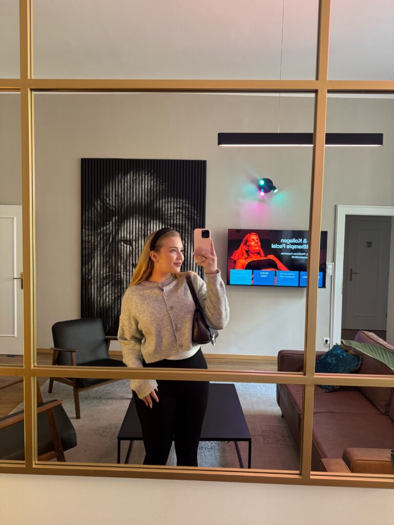 VaniVanity_Hypershape