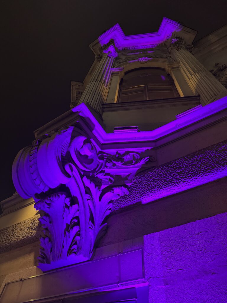 VaniVanity_On the edge club