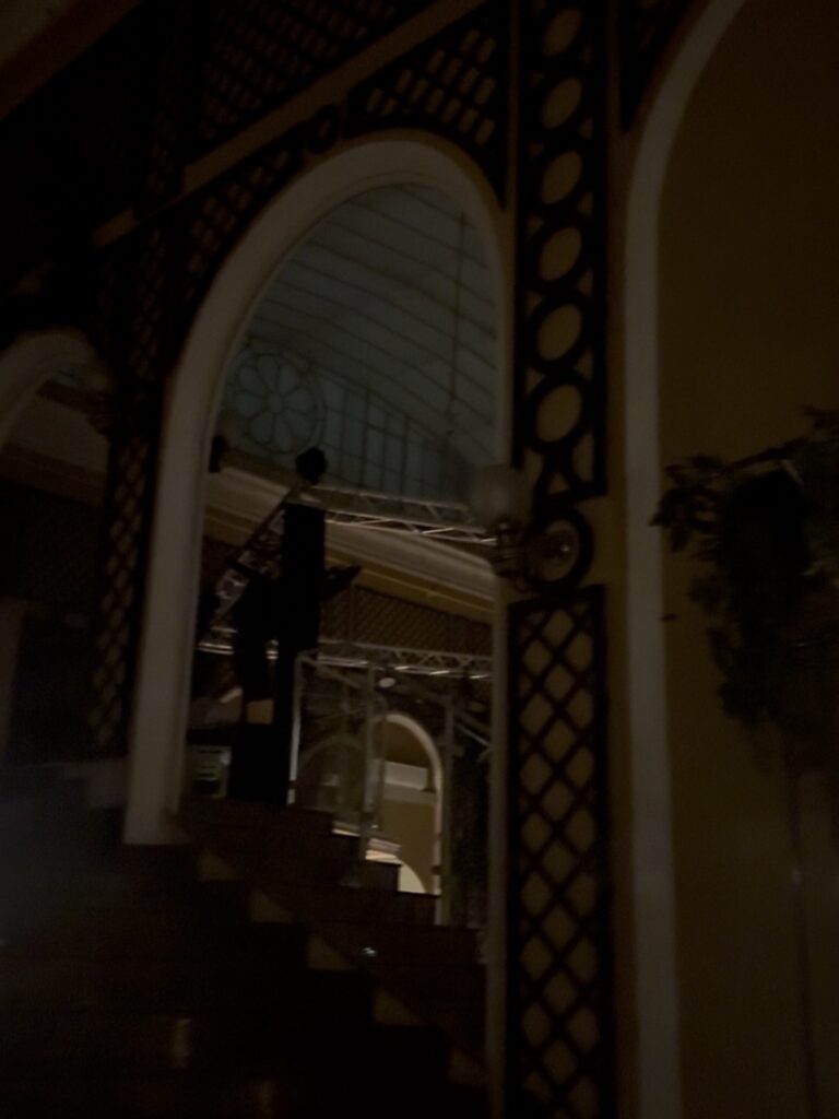 VaniVanity_On the edge club