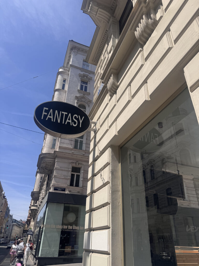 VaniVanity_Fantasy Bistro