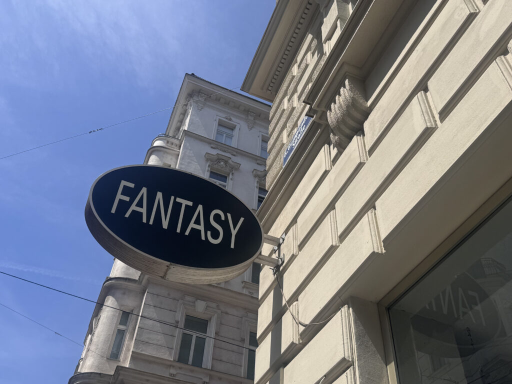 VaniVanity_Fantasy Bistro