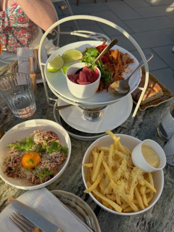 VaniVanity_Chez Bernard Bar